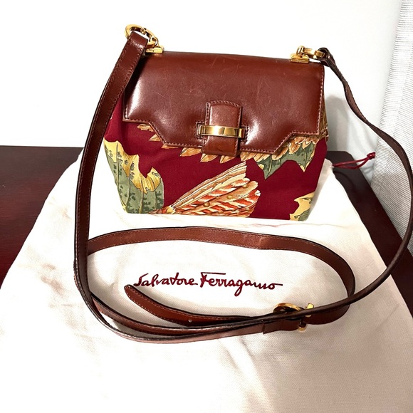 Vintage Salvatore Ferragamo Botanical prints Nano Crossbody bag- 💯% Authentic - Picture 2 of 13
